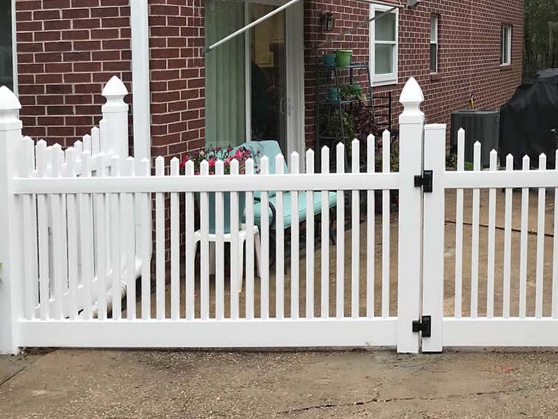 Lufkin Texas residential and commercial vinyl fence company