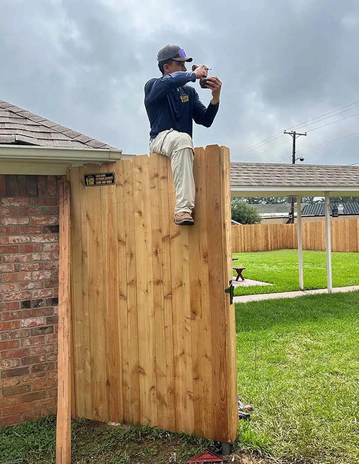 Wood fence installation contractor