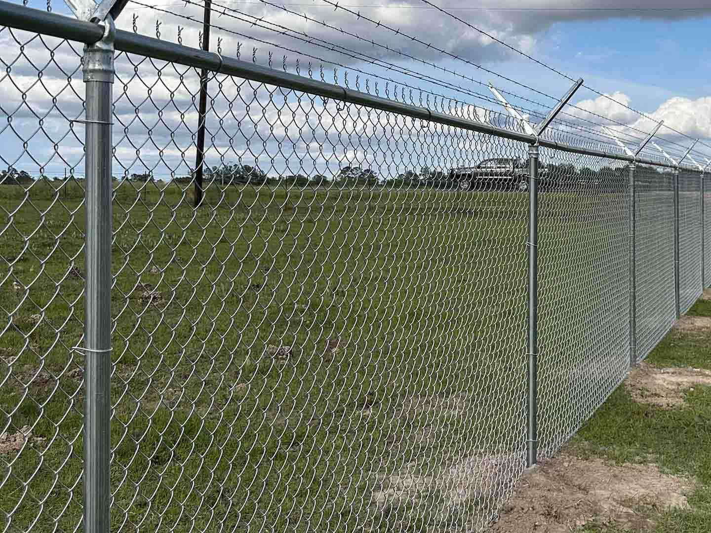 Lufkin Texas Galvanized Commercial Chain Link Fence With Barbed Wire