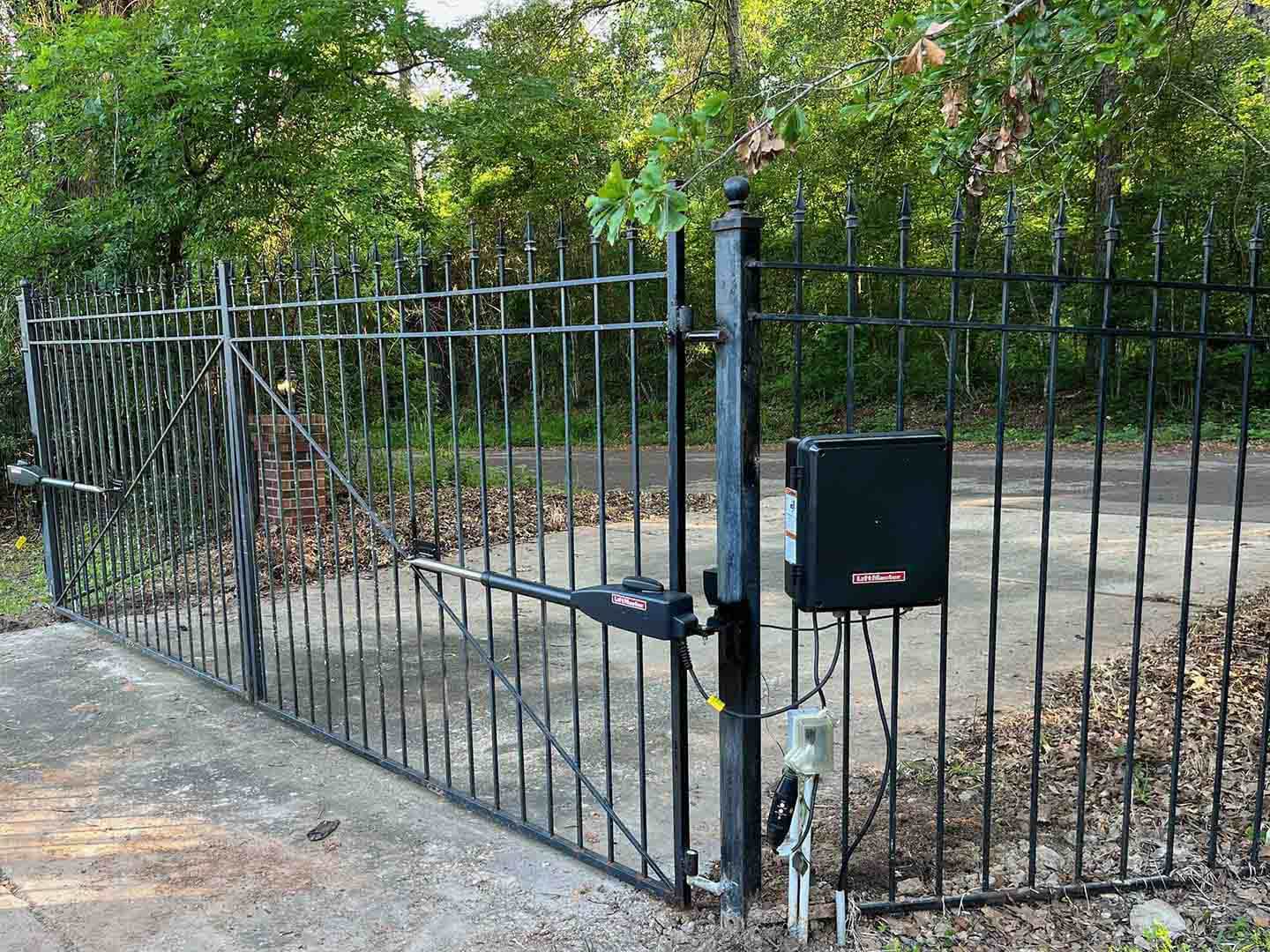 Lufkin Texas Aluminum Automatic Gate 